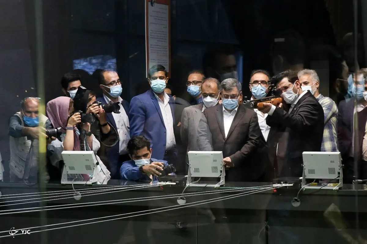  تیرانداری وزیر جوان در کیش کنار هدا و هادی