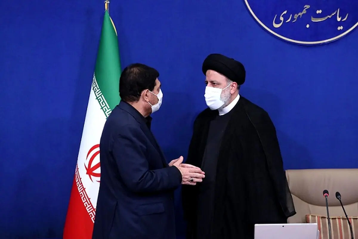 کنایه روزنامه اصلاح طلب به مخبر: تیم اقتصادی رئیسی زیر بلیت وی نمی روند