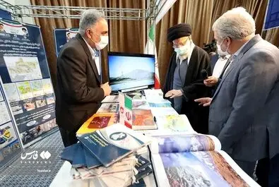 بازدید رهبر انقلاب 