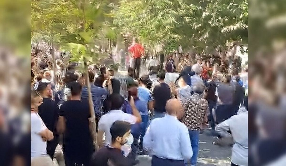 کیهان: در فضای مجازی، جمهوری اسلامی سرنگون شده