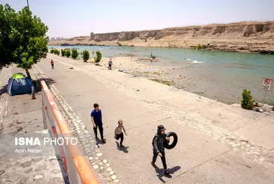 شنا در رودخانه