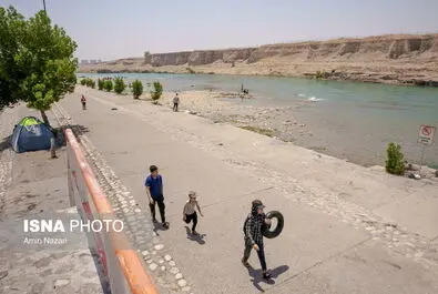 شنا در رودخانه