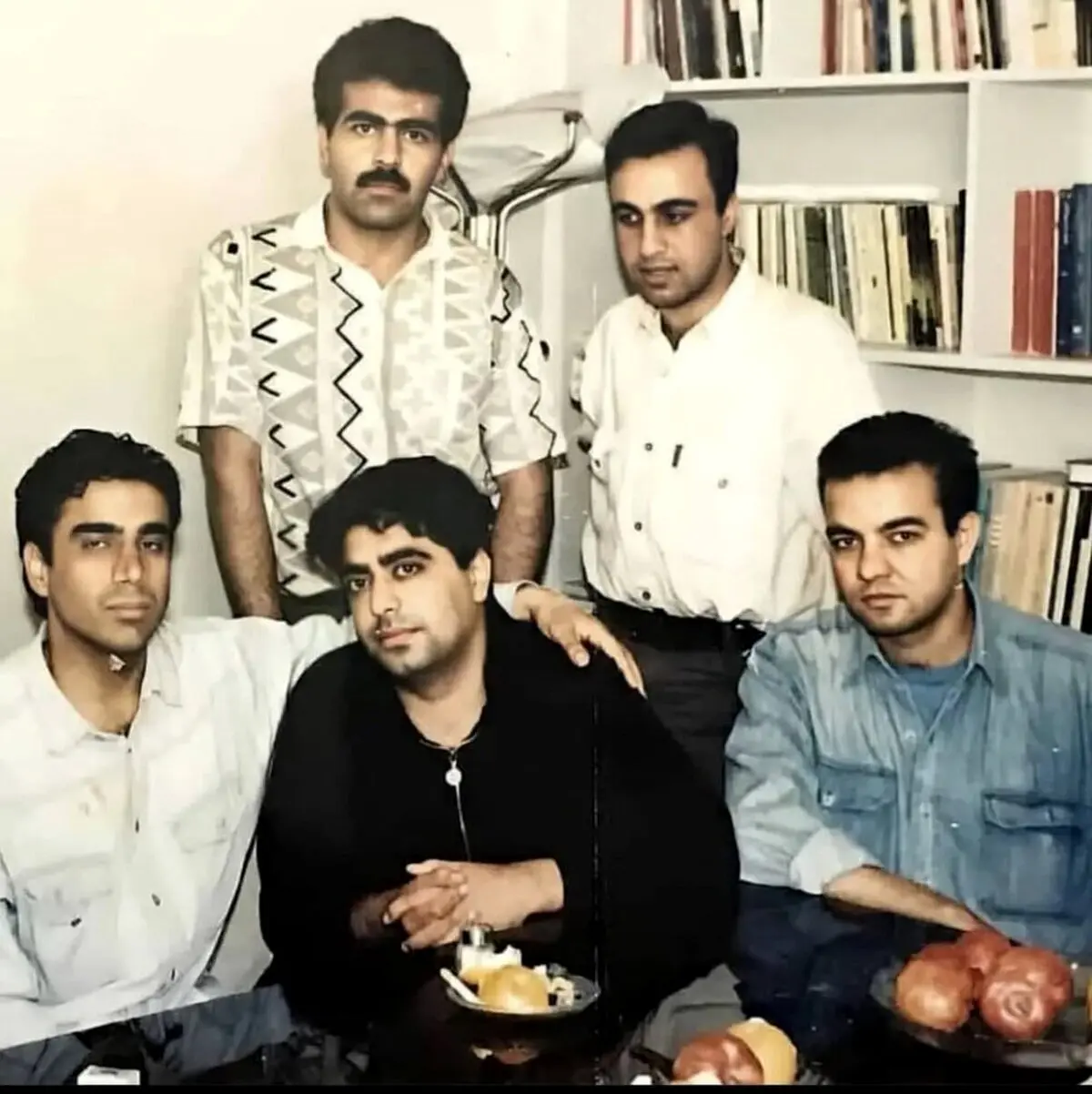 عکسی زیرخاکی از عطاران، شفیعی‌جم، رادش و سعید آقاخانی در جوانی