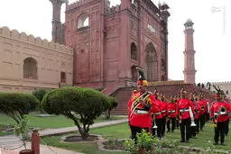 تصاویر حاشیه حضور پزشکیان در مقبره اقبال لاهوری