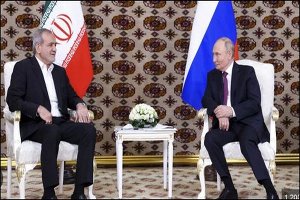 ژست جالب نشستن پزشکیان مقابل پوتین!
