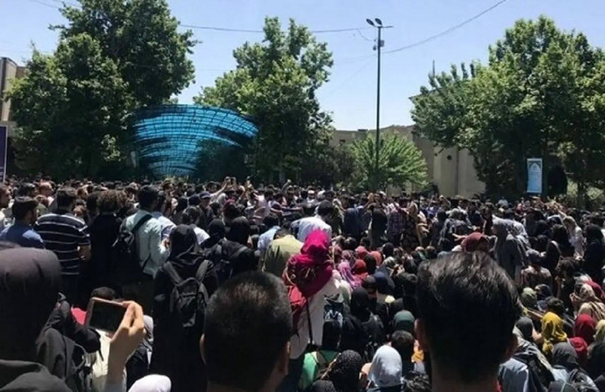 فارس: شعار‌های این روز‌ها درباره کشف حجاب است