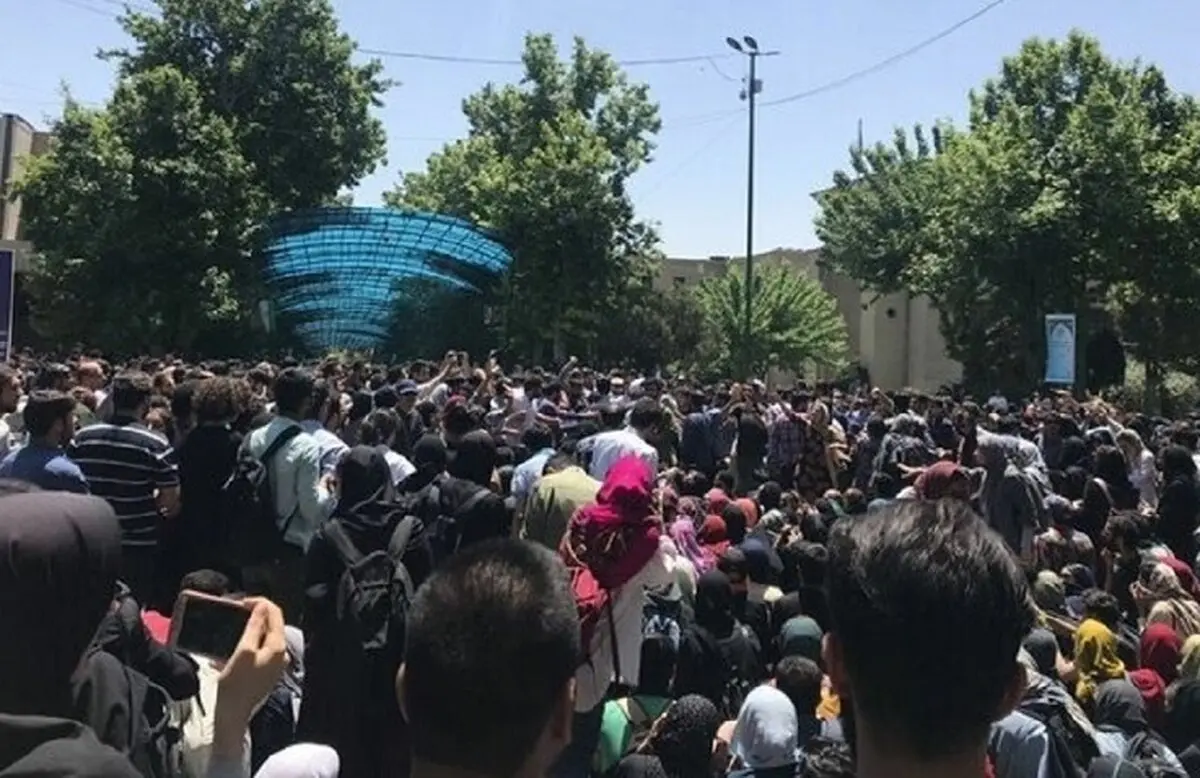 فارس: شعار‌های این روز‌ها درباره کشف حجاب است