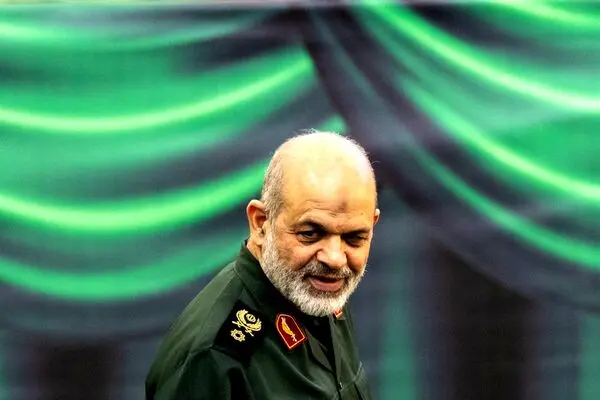 رفتار سخیف ترامپ با پیشنهاد رشوه به سردار احمد وحیدی