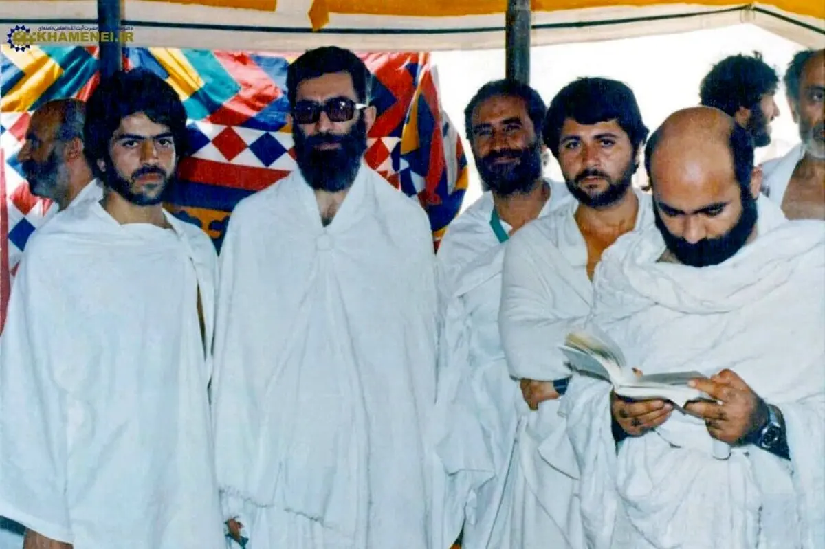 عکس خاص از رهبر انقلاب در مراسم حج