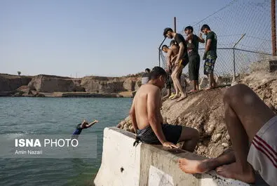 شنا در رودخانه