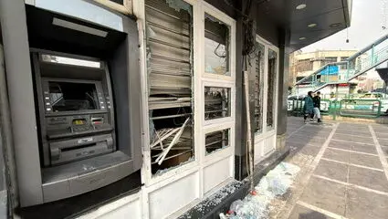 حمله عناصر تجزیه‌طلب به چند بانک با کوکتل مولوتوف