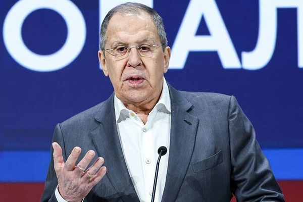 لاوروف: زلنسکی برای دیدار فوری با پوتین شرط می‌گذارد