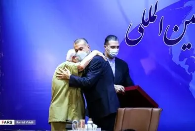 نشست روسای نمایندگی های سیاسی خارجی مقیم تهران با وزیر امور خارجه