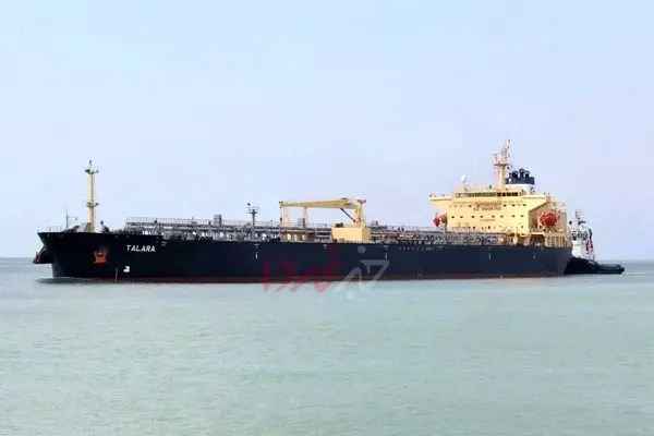 اولین عکس از کشتی تانکر۷۳ تنی توقیف شده در آب های ایران