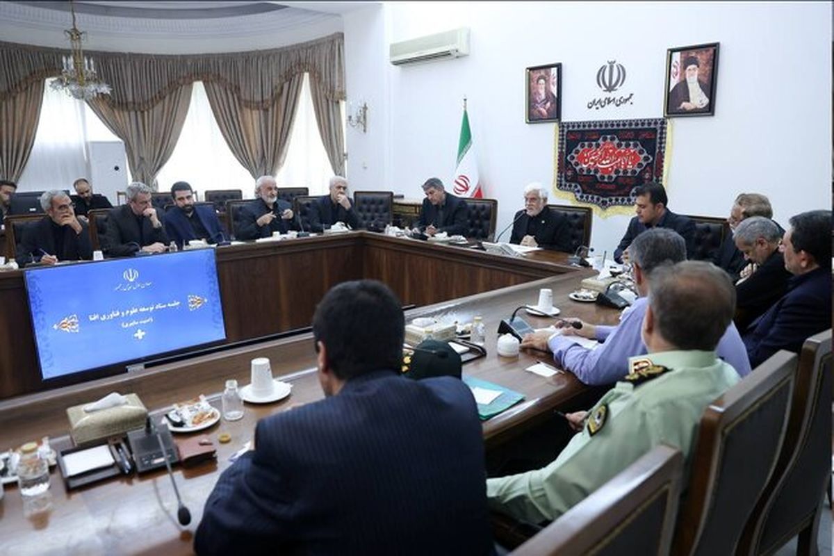 هشدار عارف: دشمن از ضعف سایبری ما سوءاستفاده کرد / مصرف برق و بنزین در جنگ نگرانکننده بود