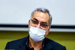 وزیر بهداشت پاسخ داد: دز سوم واکسن، افراد را در مقابل اُمیکرون مقاوم می‌کند؟