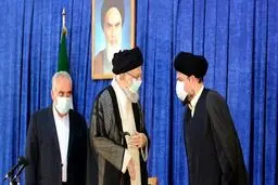 رهبر انقلاب :شما دزد هستید که نفت ما را سرقت کردید