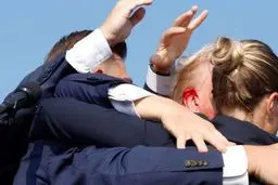 لحظه ترور نافرجام دونالد ترامپ توسط یک آمریکایی جمهوری خواه