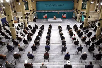 رهبر انقلاب سران