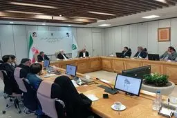 حمله عارف به مدیریت سنتی: اینجا دهه 60 نیست!