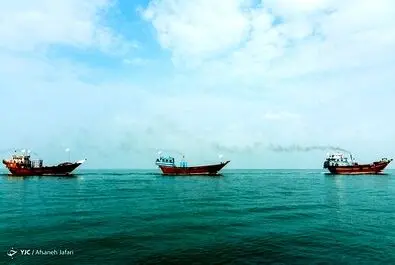  رژه شناورهای سپاه در خلیج فارس