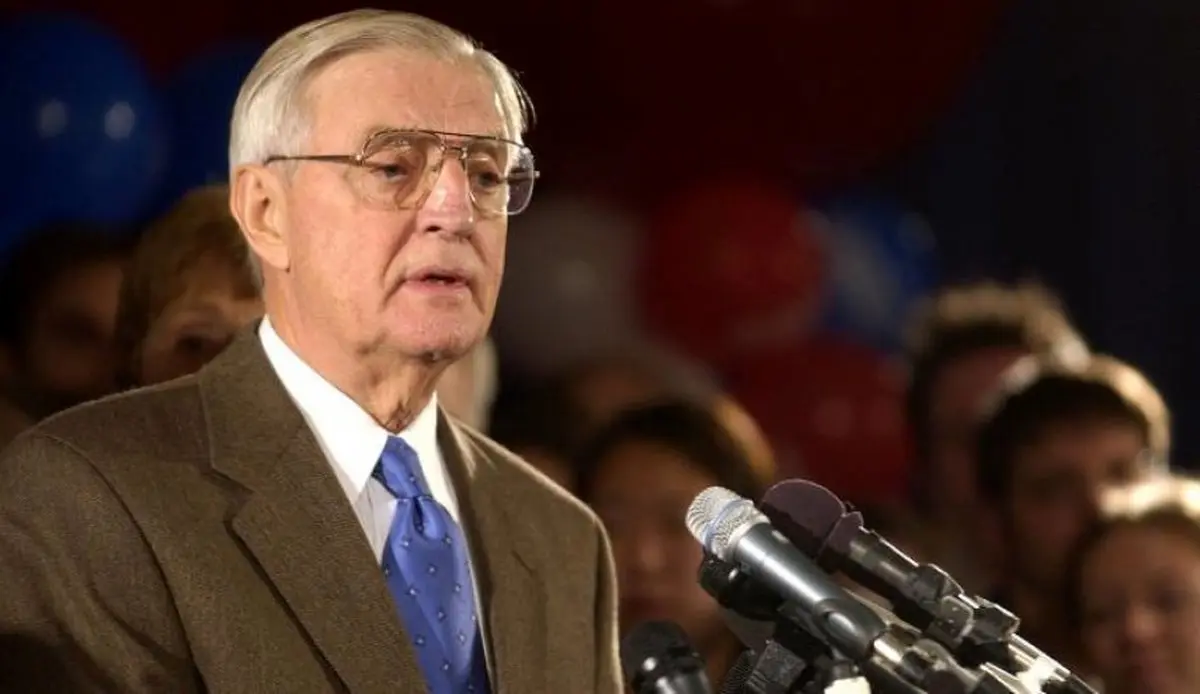 مرگ معاون جیمی کارتر در ۹۳ سالگی