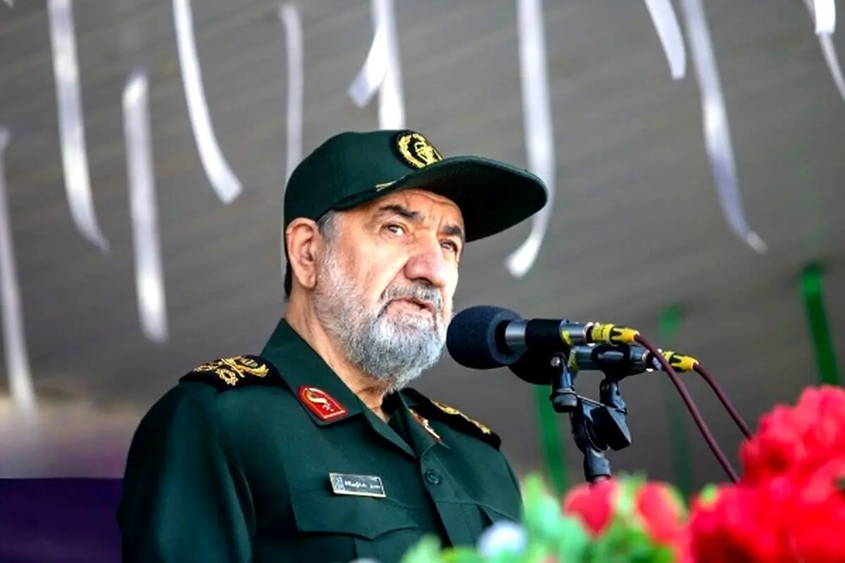 تکذیب جنجالی رضایی؛ به ایران بمب اتم نمی‌دهیم!