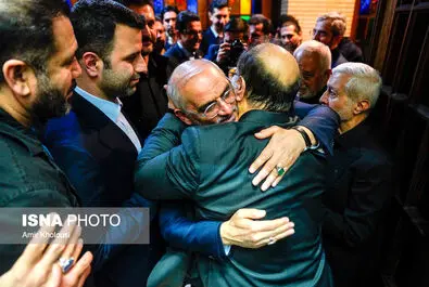 محمد شریعتمداری