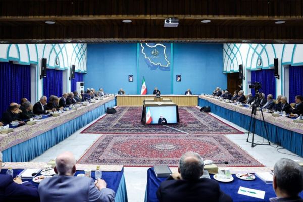 رئیس جمهور به وزارت راه رفت