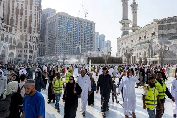 لحظه دستگیری فردی با قصد عملیات انتحاری در بیت‌الله الحرام