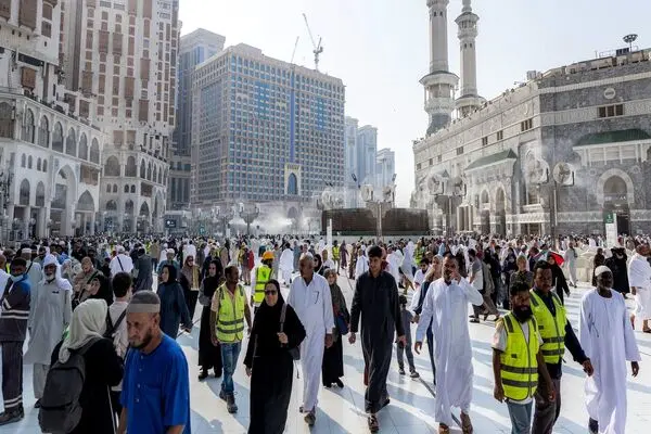لحظه دستگیری فردی با قصد عملیات انتحاری در بیت‌الله الحرام