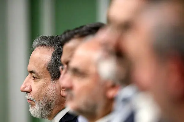 کندی مذاکرات با مواضع متناقض واشنگتن