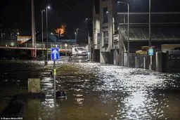 ببینید آب گرفتکی شدید لندن به خاطر کم کاری شهرداری 