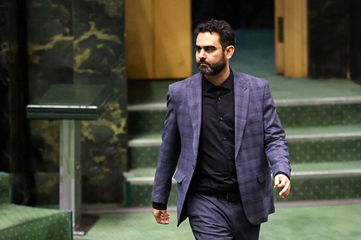 آقای ثابتی تفکرات شما بوی جنگ می‌دهد، نه عملکرد عراقچی!
