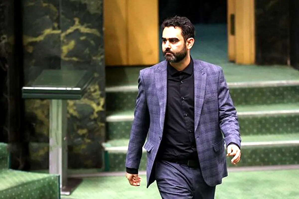 آقای ثابتی تفکرات شما بوی جنگ می‌دهد، نه عملکرد عراقچی!