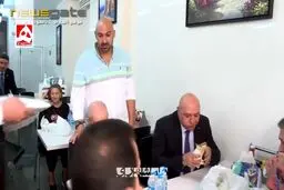 ببینید | رئیس جمهور لبنان مشغول فلافل خوری در مرکز بیروت