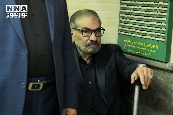 جدیدترین عکس از شمخانی با عصا