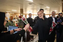 پزشکیان: با همین مردم، بر تمام مشکلات فائق خواهیم آمد