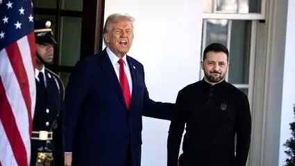 خرافاتی بودن ترامپ با نشان دادن دست شاخدار لو رفت