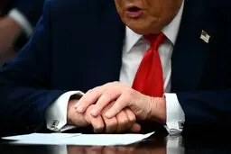 ترامپ دوباره درخواست کمک کرد