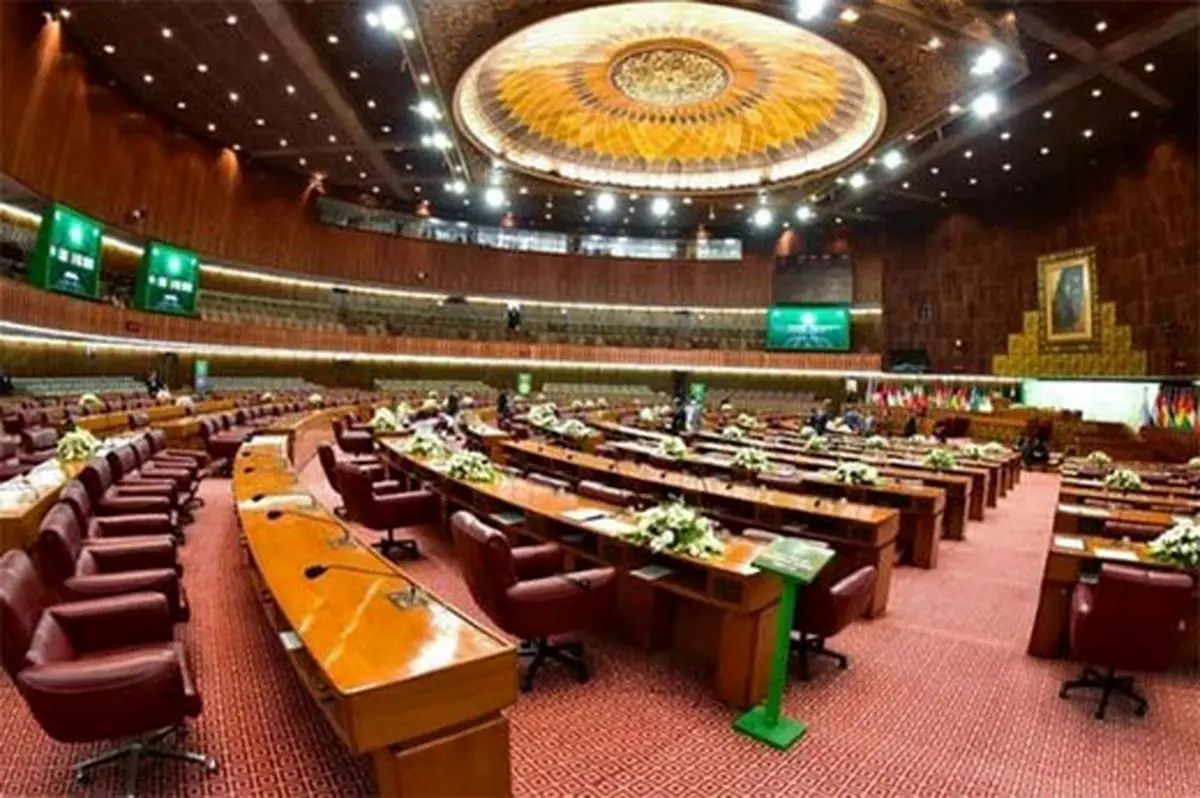 کتک‌کاری در پارلمان پاکستان بعد از عزل عمران خان