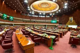 کتک‌کاری در پارلمان پاکستان بعد از عزل عمران خان
