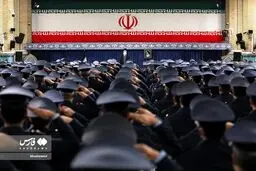 تصاویر دیدار فرماندهان نیروی هوایی و همافران ارتش با رهبر انقلاب