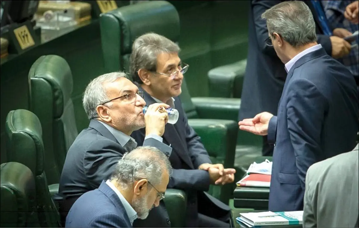 وزیر بهداشت از مجلس کارت زرد گرفت