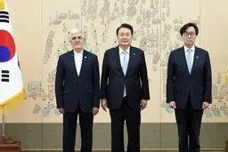 تسلیم استوارنامه سفیر جدید ایران به رئیس جمهور کره جنوبی