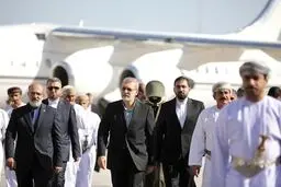 آسوشیتدپرس : لاریجانی پاسخ ایران به آمریکا را به عمان برد