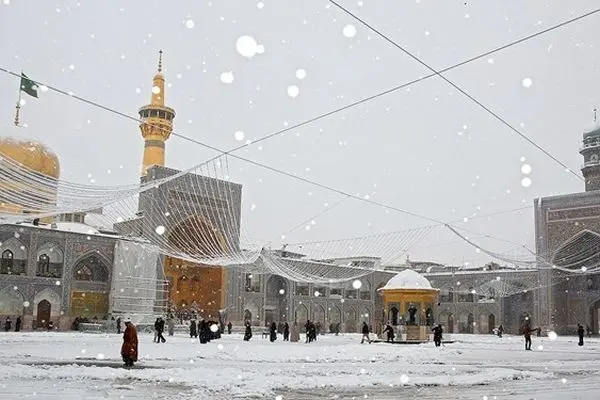 بارش برف شدید در حرم رضوی
