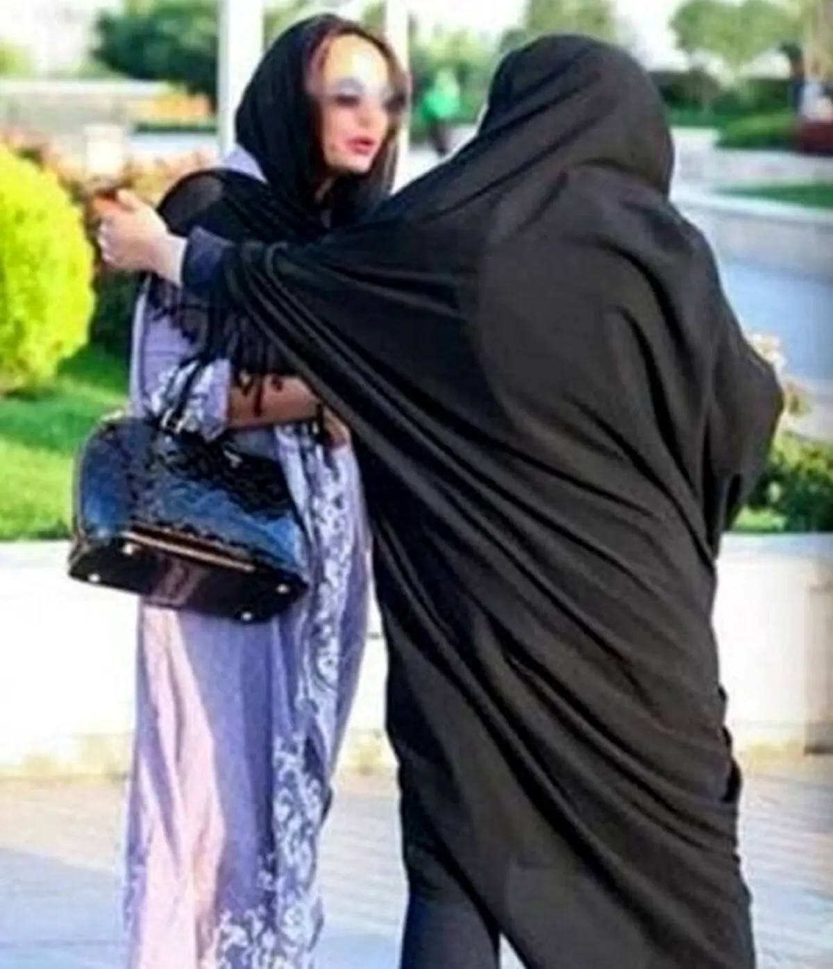 روایتی از دیدار فعالان عرصه عفاف و حجاب با رهبری | رهبری: در مسئله حجاب هیچ عقب‌نشینی وجود ندارد