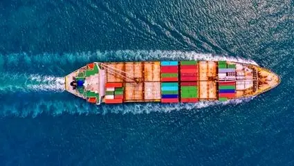 صف کشتی ها برای باز شدن تنگه هرمز و ورود به خلیج فارس