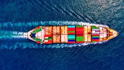 صف کشتی ها برای باز شدن تنگه هرمز و ورود به خلیج فارس